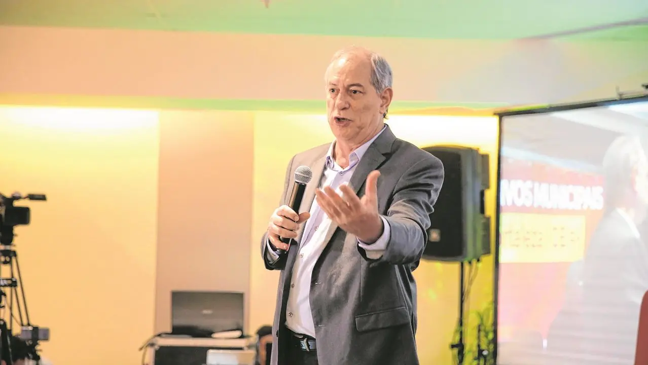 Imagem da notícia: Ciro Gomes suspende pré-candidatura à Presidência após votos do PDT a favor da PEC dos Precatórios