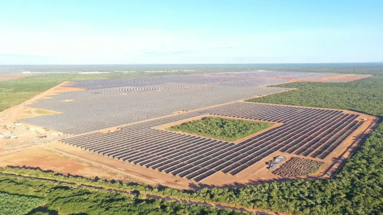 Imagem da notícia: Energia solar no Brasil mostra sua força na COP26