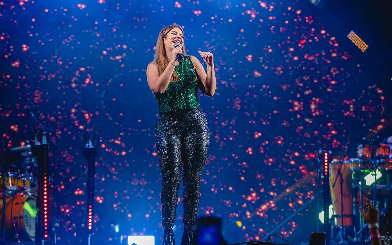 Marília Mendonça em show