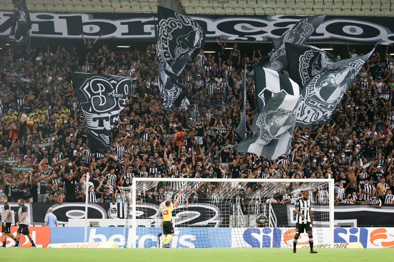 Imagem da notícia Ceará registra recorde de público do futebol cearense desde retorno da torcida; veja ranking