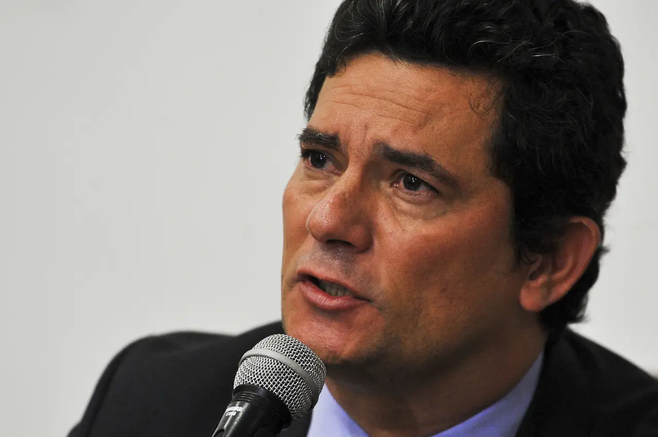 Imagem da notícia: Sergio Moro faz discurso de filiação e cita corrupção: 