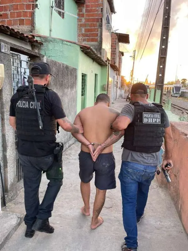 Imagem da notícia: Chefes de facção criminosa do 'Oitão Preto', Vicente Pinzón e Praia do Futuro são presos