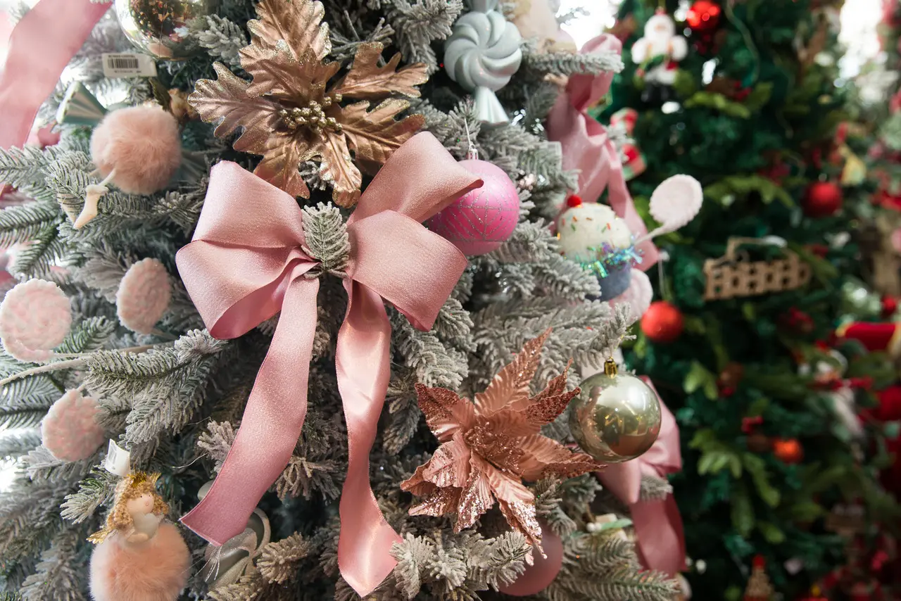 Imagem da notícia: Altas do dólar e do frete encarecem enfeites de Natal em até 30%