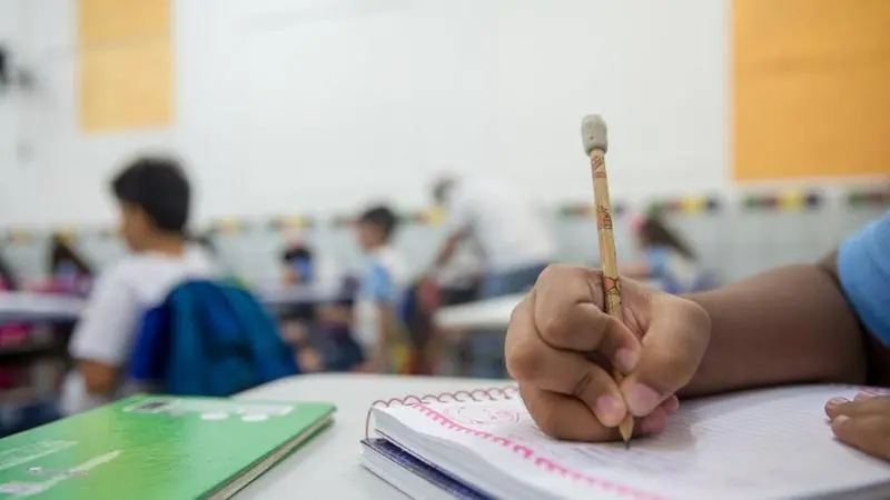 Imagem da notícia: Matrículas e mensalidades nas escolas de Fortaleza vão ficar mais caras em 2022; pais se planejam