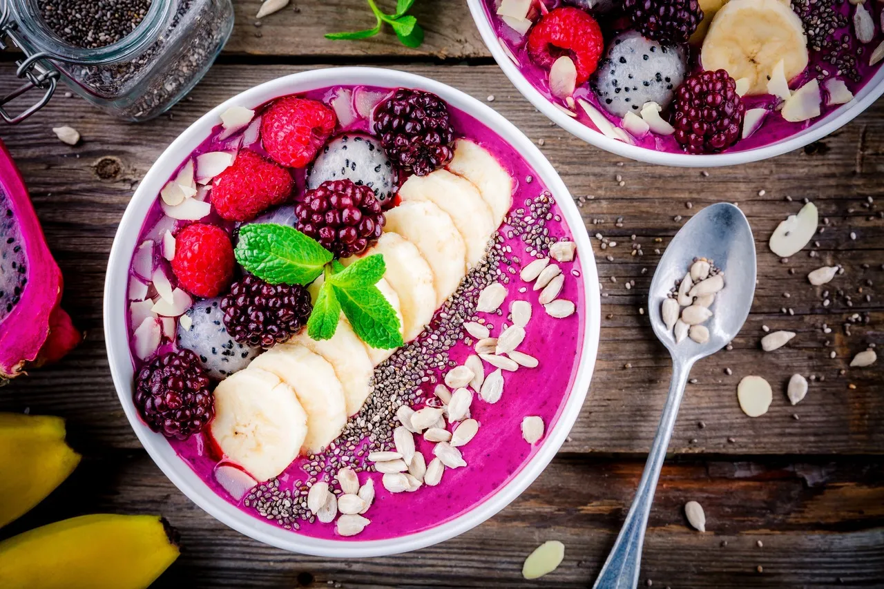 É possível comer o fruto in natura, mas também através do suco, sorvete, saladas, geleias e doces