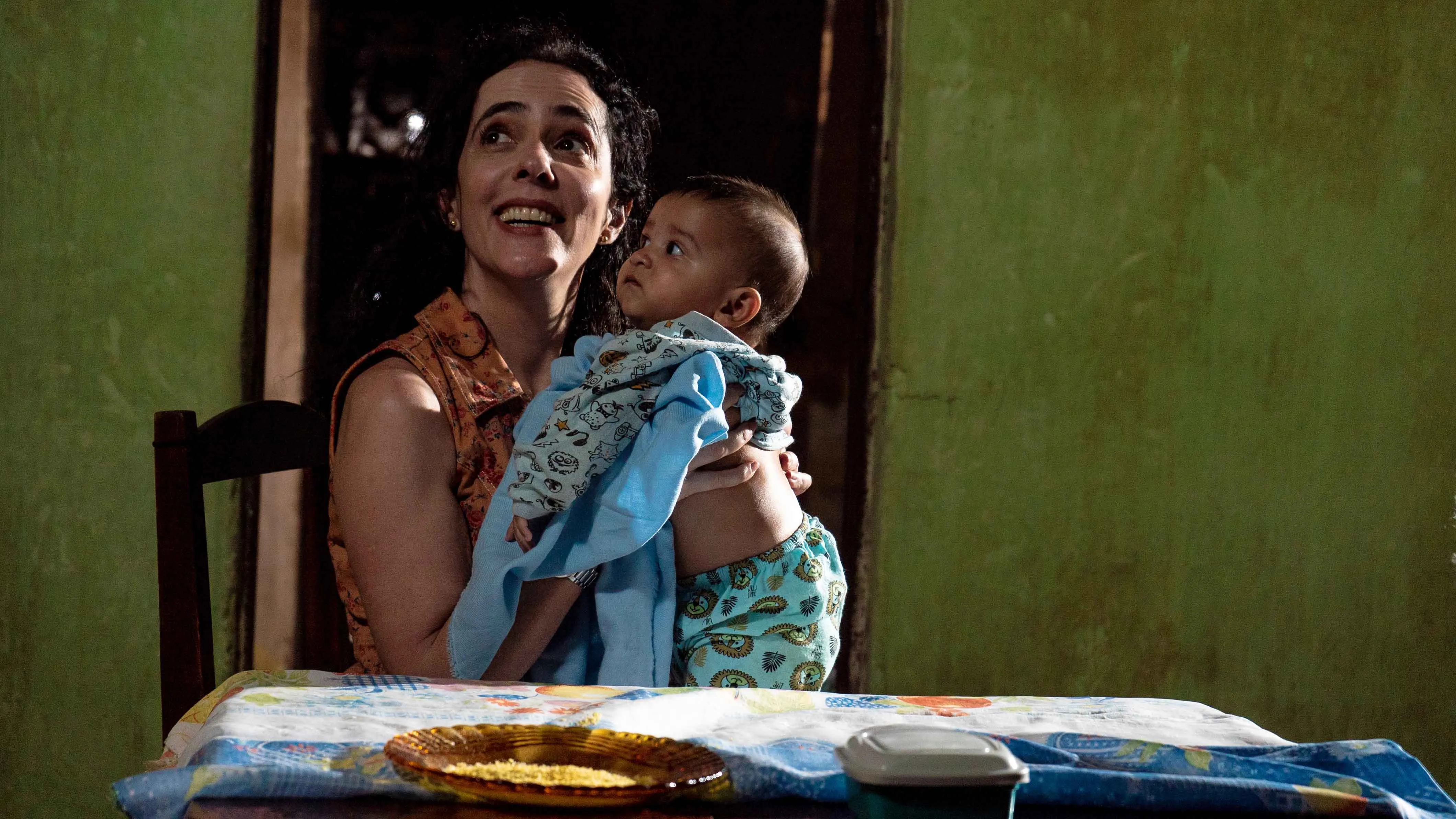 Sílvia Buarque em cena de 