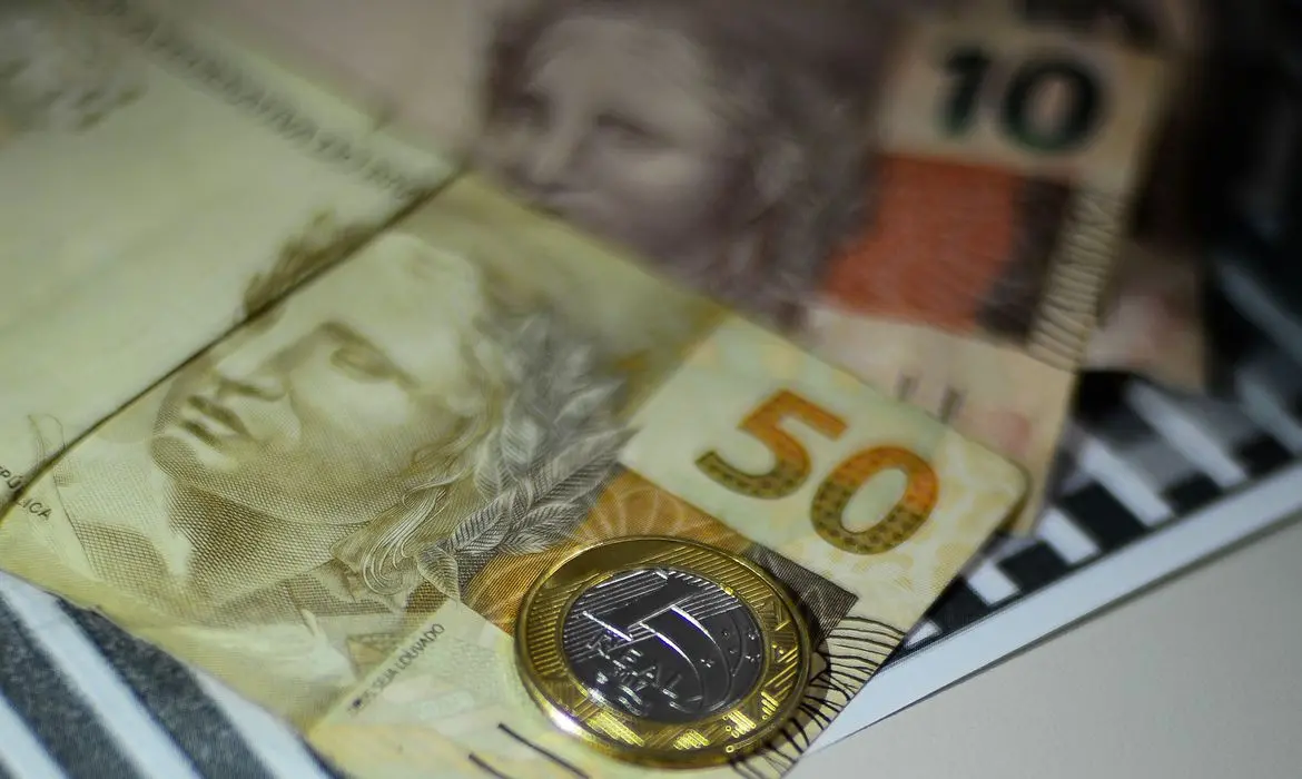 Imagem da notícia: Veja como baixar o aplicativo do Auxílio Brasil para consultar informações do novo benefício social