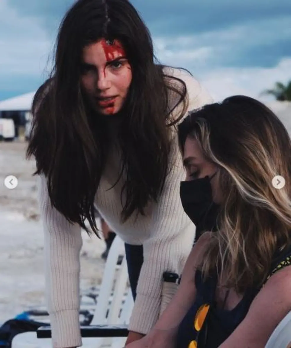 Imagem da notícia: Camila Queiroz se manifesta e diz que 'Verdades Secretas 2' tomou rumos diferentes do combinado