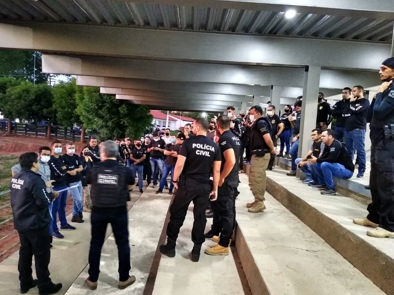 Policiais cumprem mandados em seis cidades do Ceará