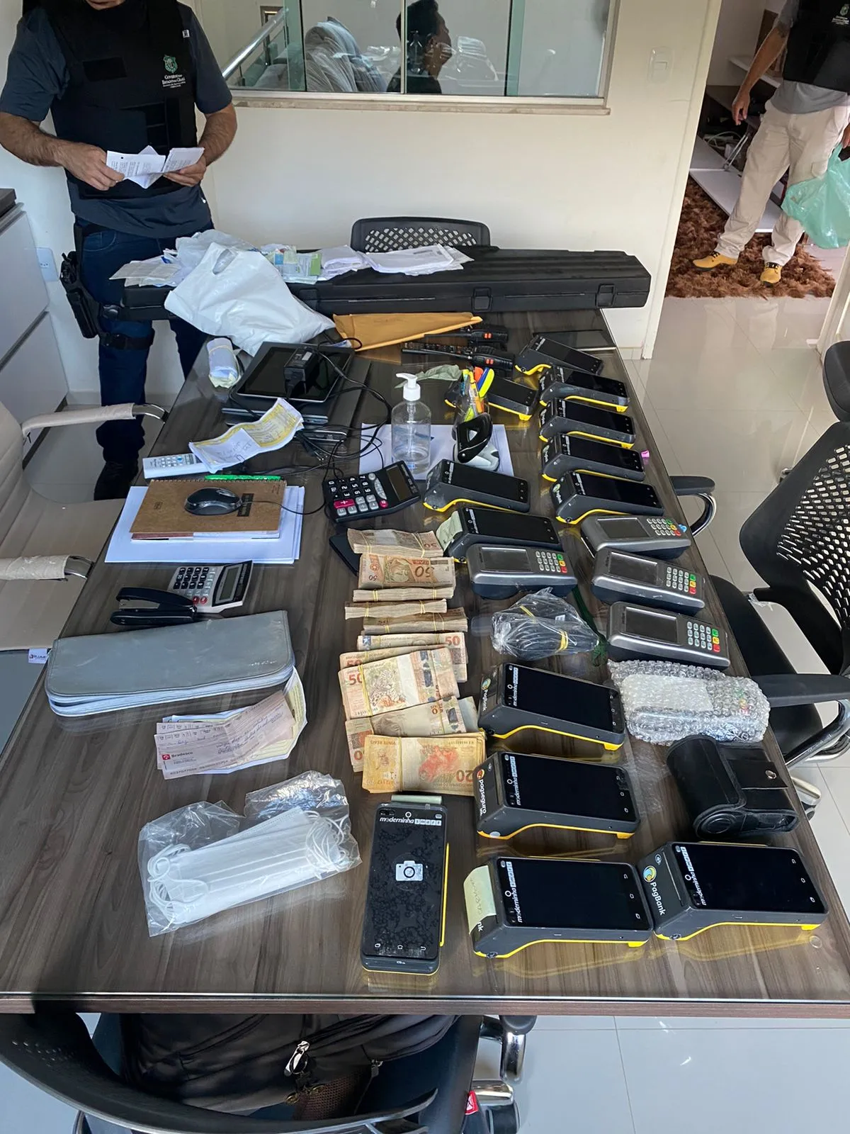Ao todo, foram 43 mandados de busca e apreensão
