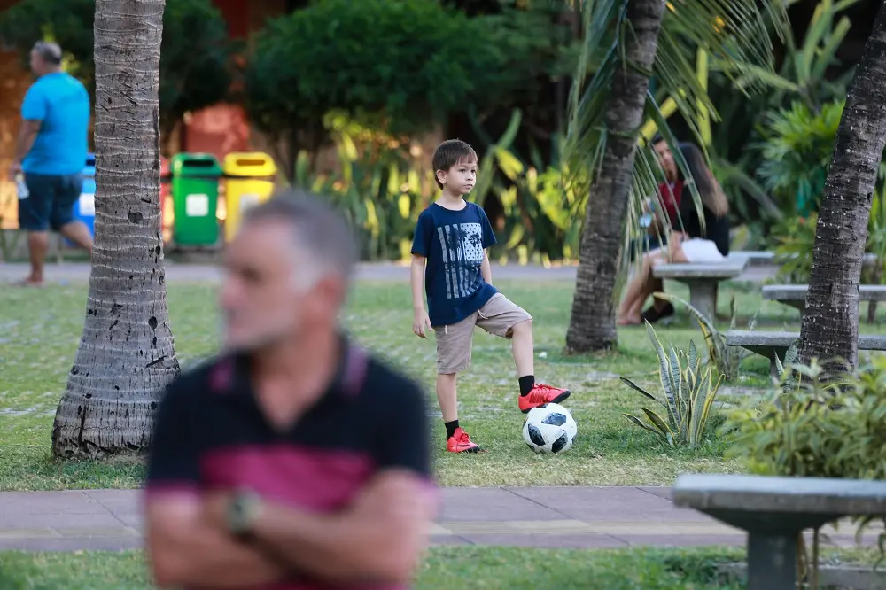No último mês de junho, a praça ganhou uma brinquedoteca, estimulando o desenvolvimento físico, cognitivo e emocional de crianças entre 3 e 12 anos