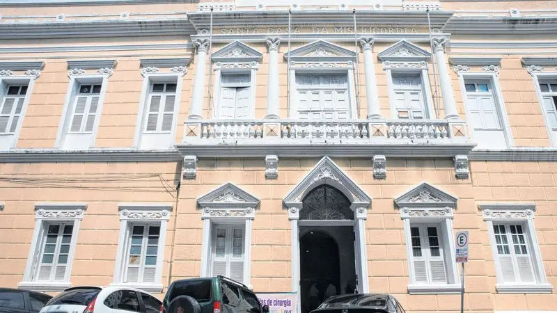 Imagem da notícia: Santas Casas e hospitais filantrópicos demitem funcionários e têm risco de fechar, diz entidade