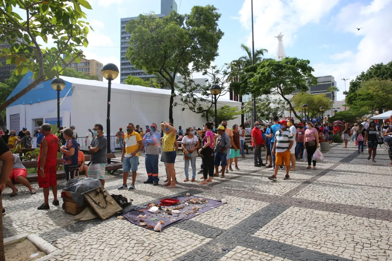 Feirão do Serasa, em Fortaleza, teve grande procura e formou fila