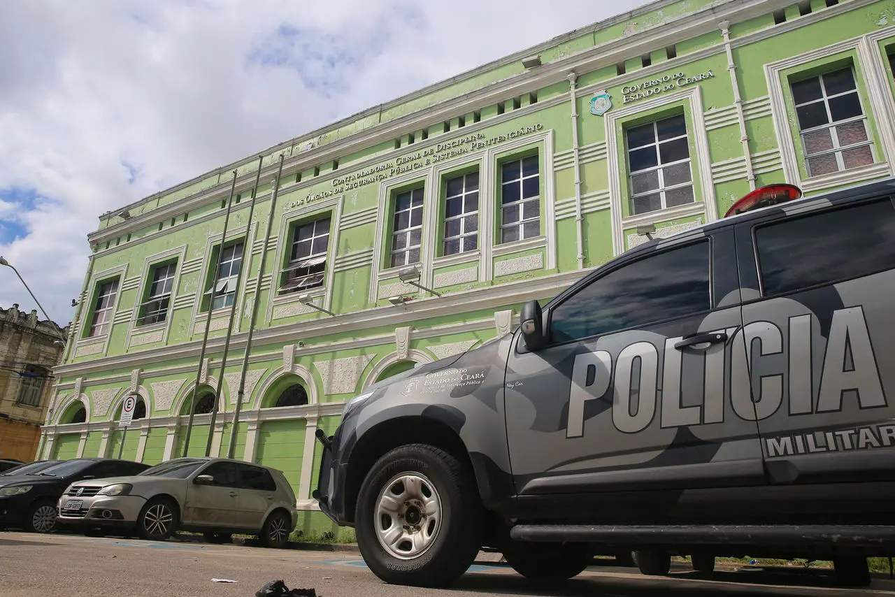 Imagem da notícia: Dois PMs que tentaram matar companheiras a tiros são investigados na CGD