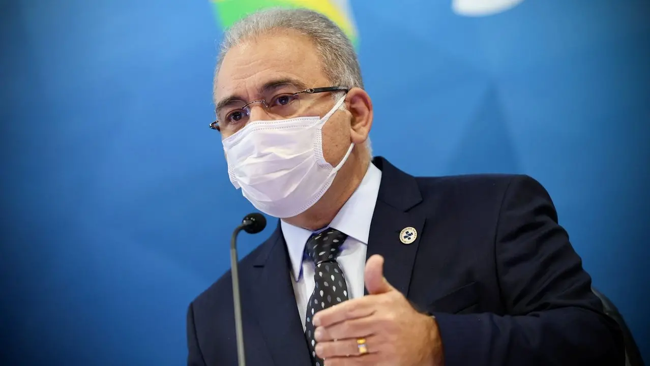 Imagem da notícia: Queiroga descarta antecipar dose de reforço; OMS vê risco de avanço da variante Ômicron