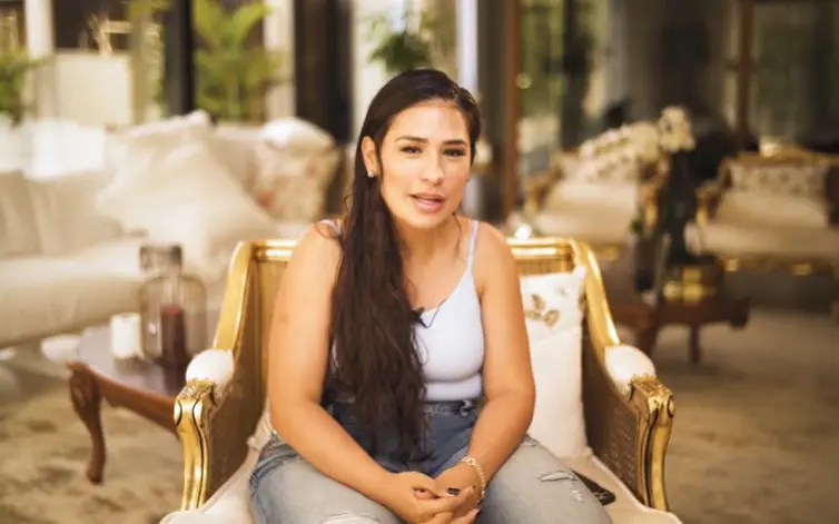 Imagem da notícia: Simone revela que teve a primeira relação sexual depois dos 18 anos