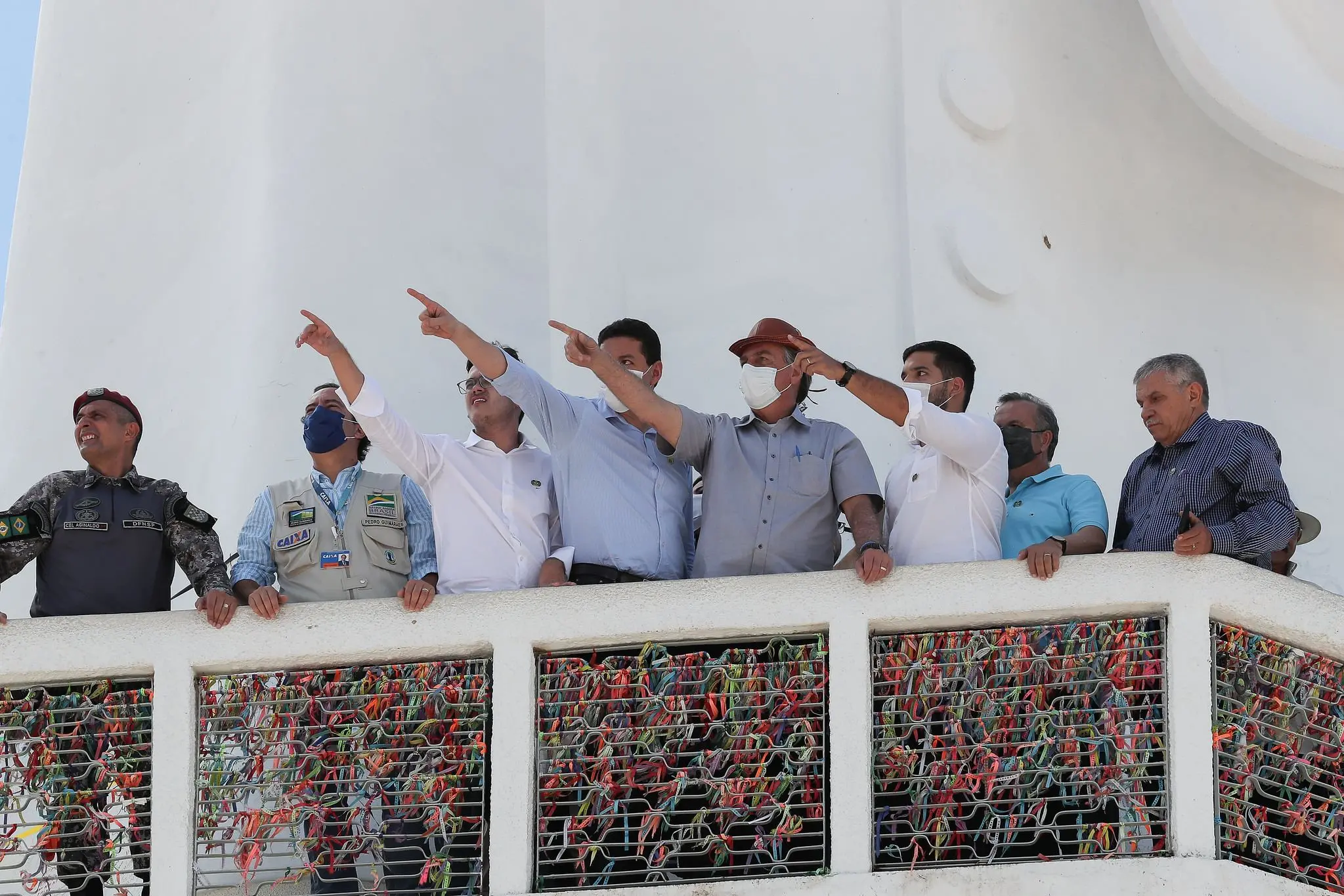 Imagem da notícia: Com filiação de Bolsonaro, PL no Ceará terá queda de braço entre aliados de Camilo e bolsonaristas