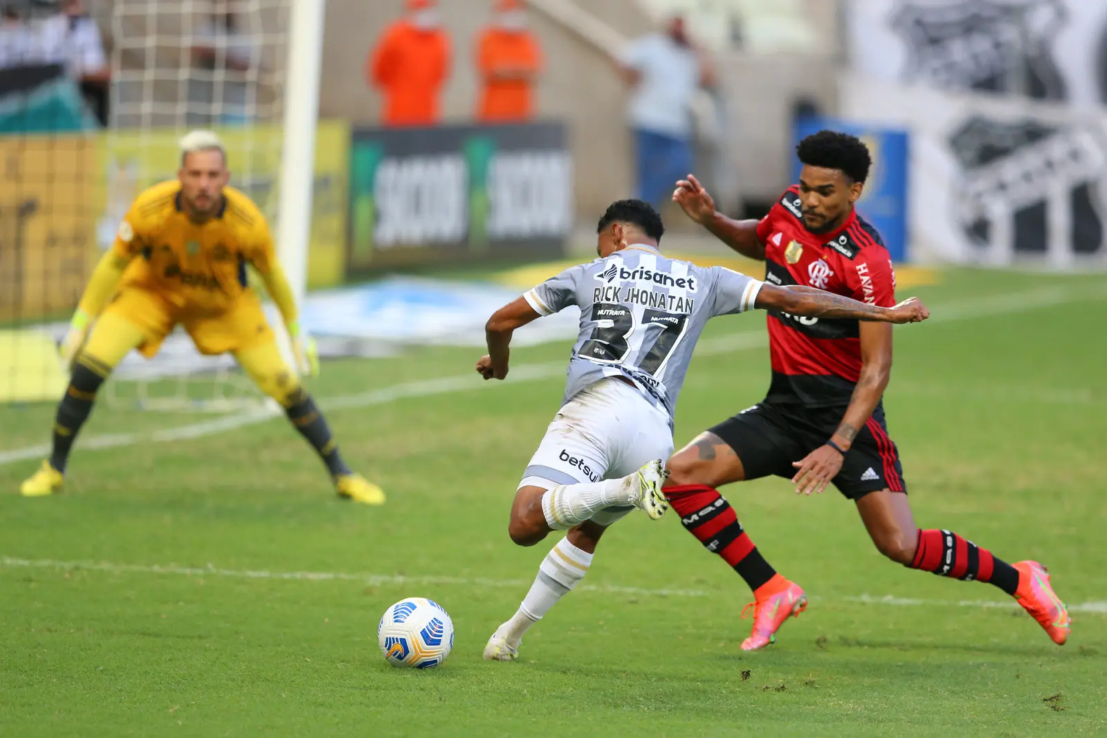 Imagem da notícia Flamengo x Ceará pode valer pontuação recorde, encaminhar pré-Libertadores e definir título