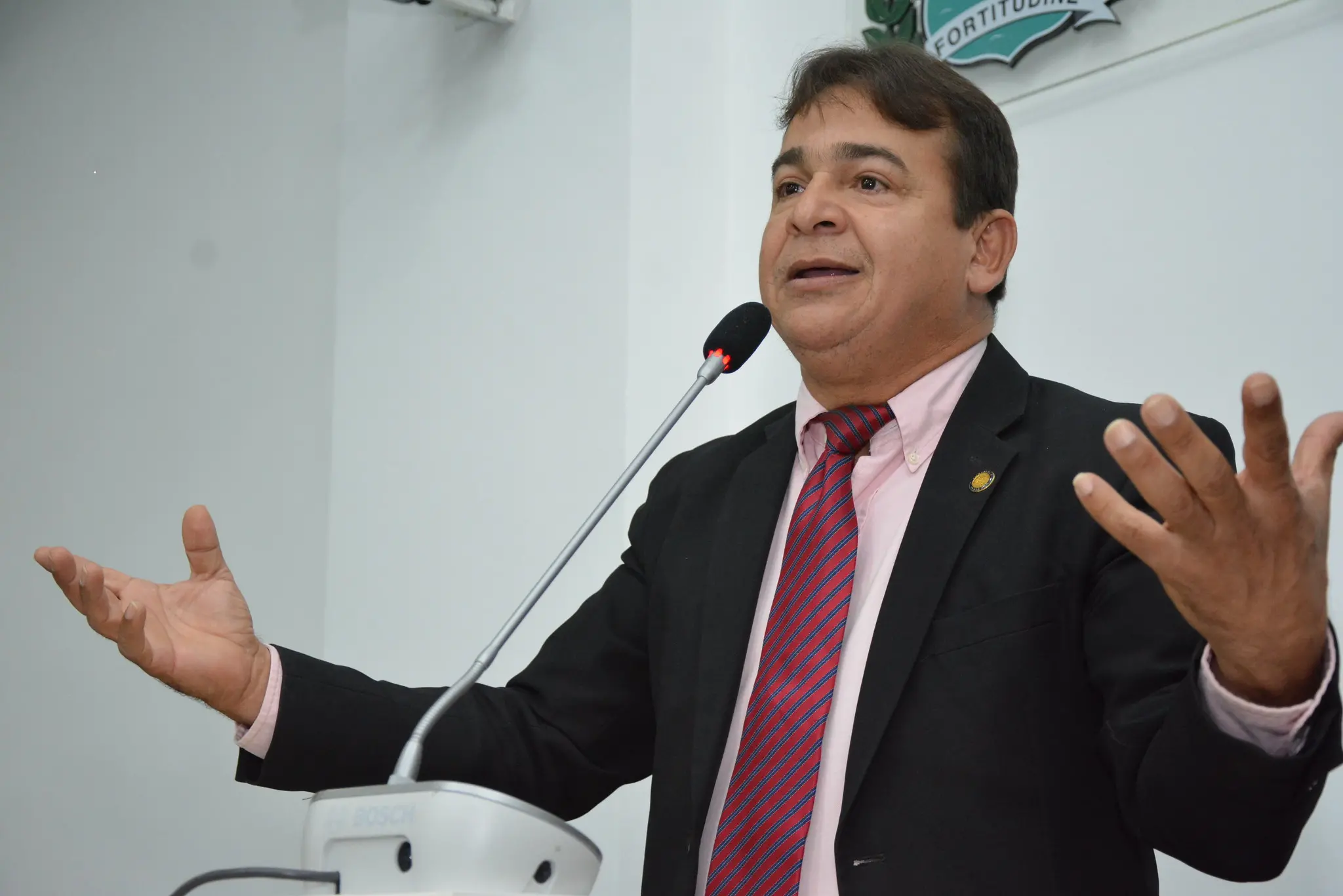 Imagem da notícia: Entenda o que pode acontecer com o vereador Ronivaldo Maia, preso por tentativa de feminicídio