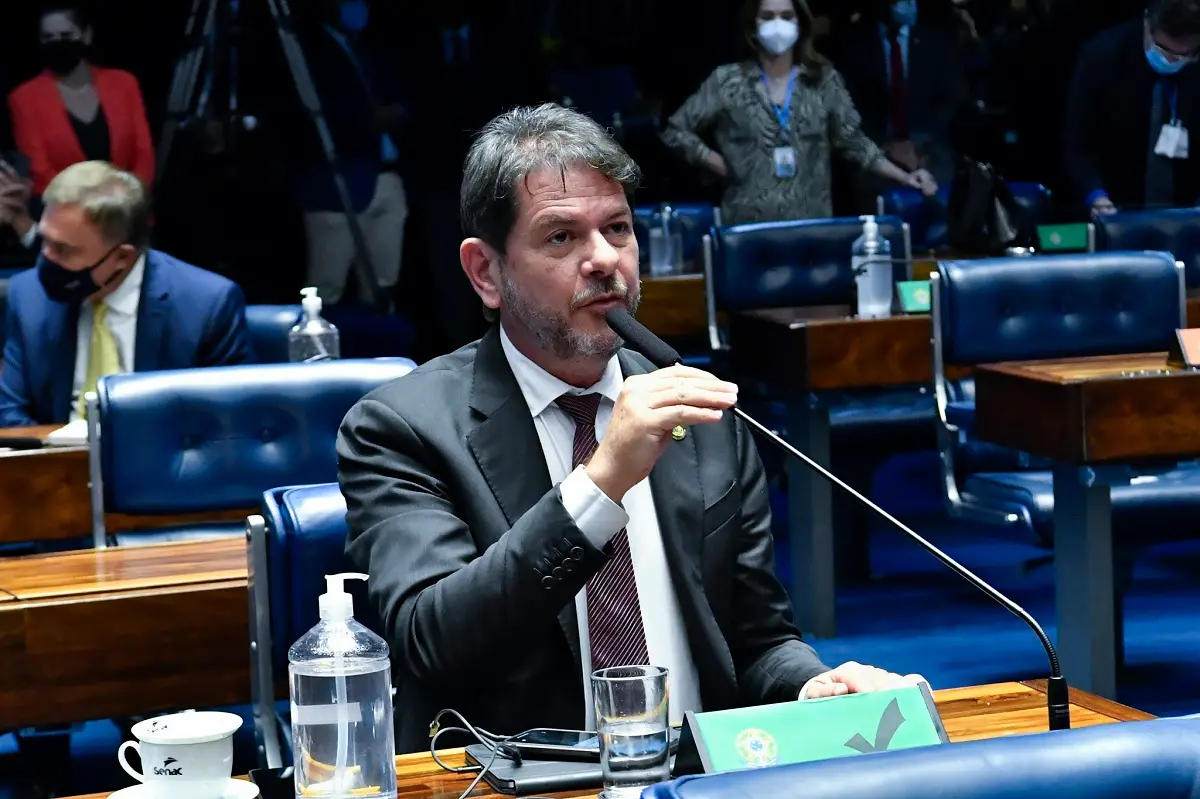 Imagem da notícia: Cid Gomes diz que Governo tem travado financiamentos do Ceará por oposição política