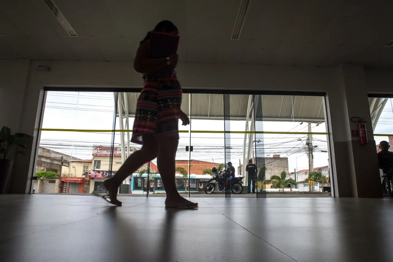 Imagem da notícia: Falhas na distribuição de vagas em maternidades prejudica atendimento de bebês em Fortaleza