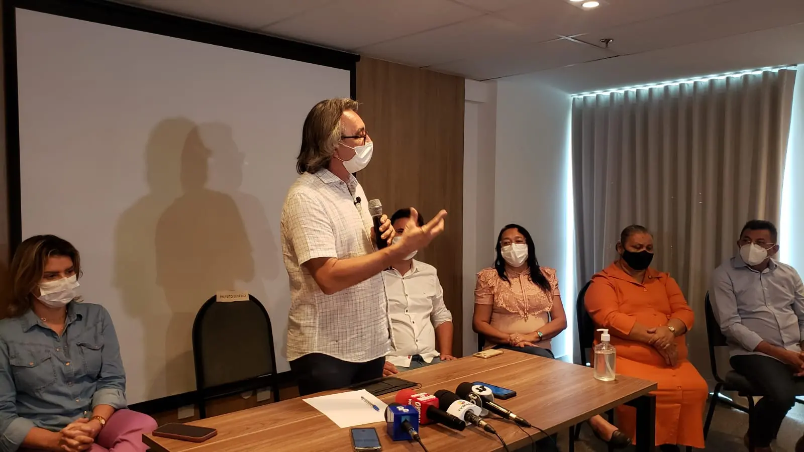 Imagem da notícia: O que o risco de perder o PL representa para a estratégia do grupo de Camilo Santana em 2022 
