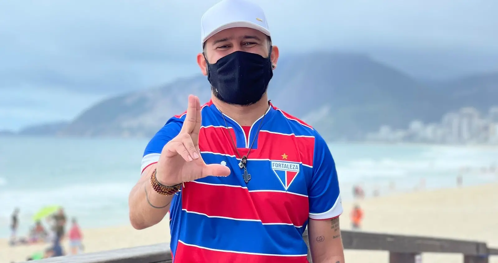 Imagem da notícia: Bráulio Bessa chora, lembra dias de UTI e promessa de enfermeira sobre Fortaleza na Libertadores