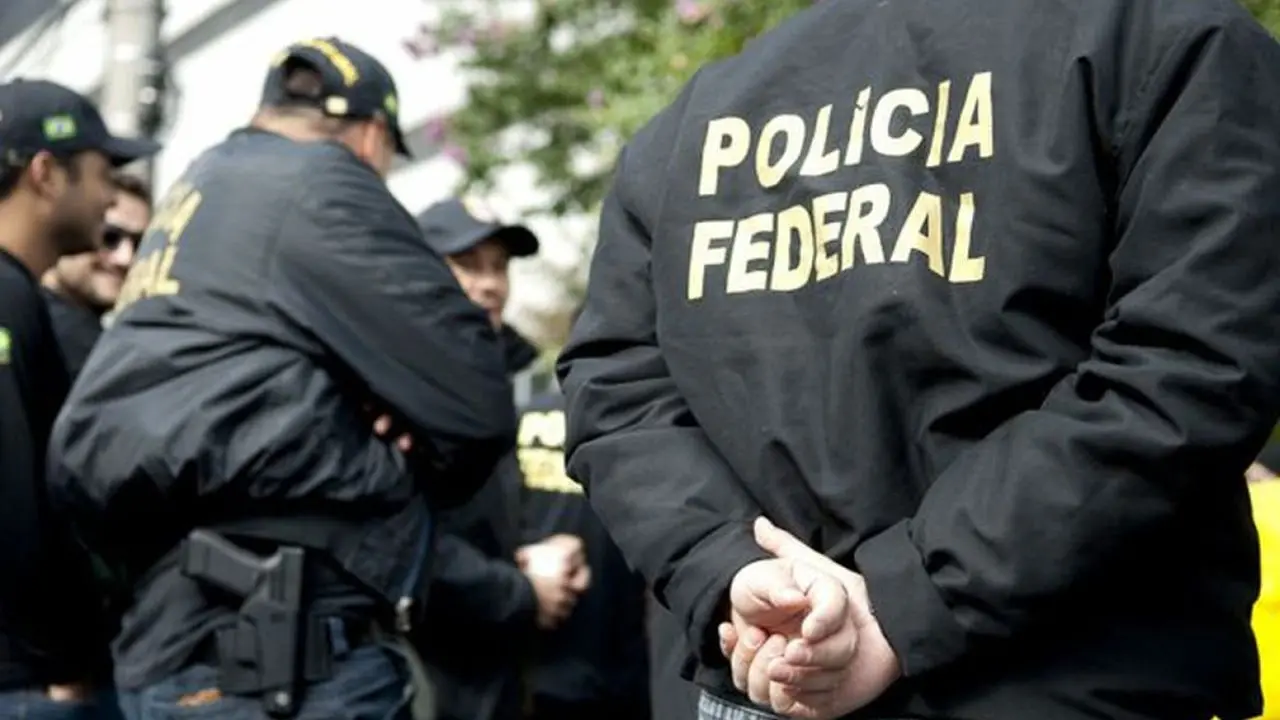 Imagem da notícia: Polícia Federal faz operação em Juazeiro do Norte para apurar desvio de recursos da educação