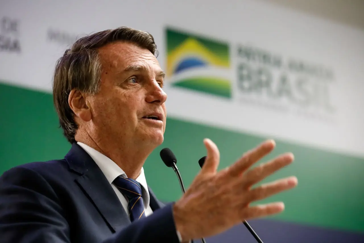Imagem da notícia: Bolsonaro vence votação popular para personalidade do ano da revista norte-americana Time