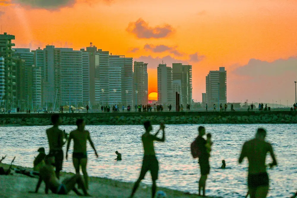 Imagem da notícia: Guia de atividades imperdíveis na Beira Mar de Fortaleza, para todos os gostos e bolsos