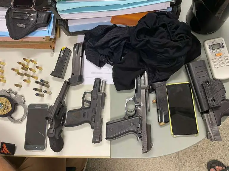Imagem da notícia: Três policiais militares e dois socioeducadores são presos após sequestro em Itapipoca