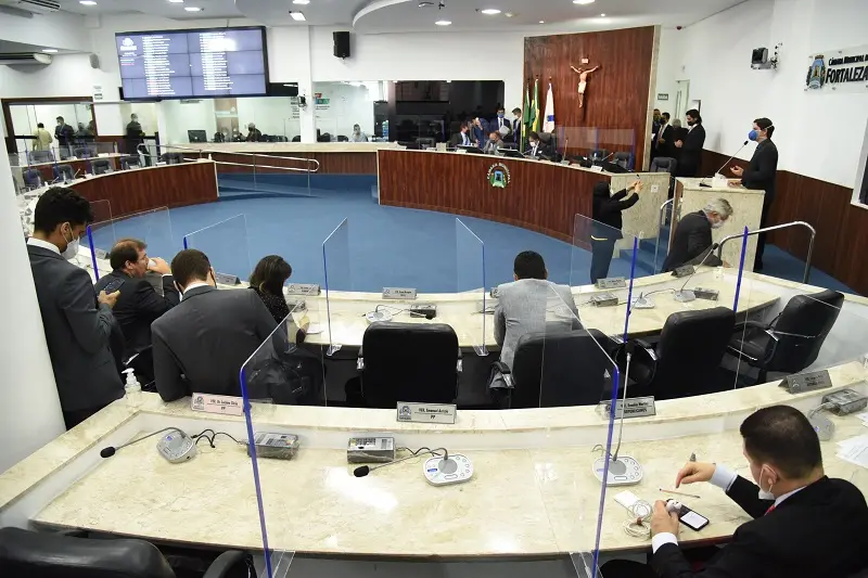 Imagem da notícia: Criação de três novas secretarias em Fortaleza é aprovada na Câmara Municipal