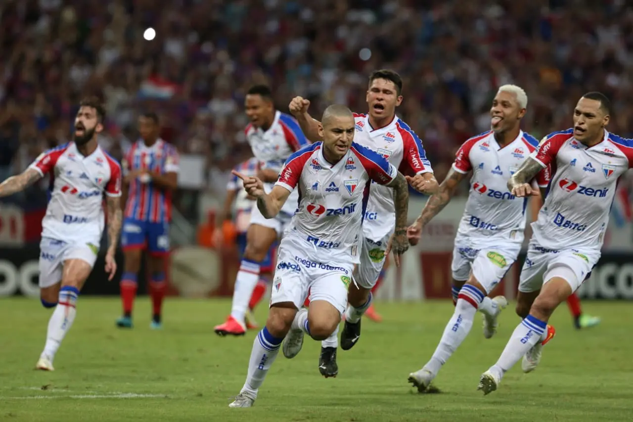 Imagem da notícia: Fortaleza vence Bahia na Arena Castelão e faz história ao terminar em 4º lugar na Série A