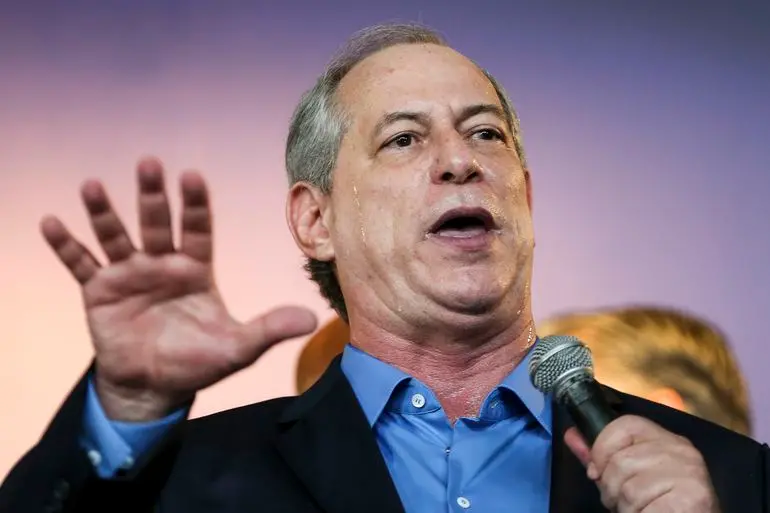 Imagem da notícia: Policiais 'não encontraram nada e até pediram desculpa', diz Ciro Gomes sobre operação da PF 