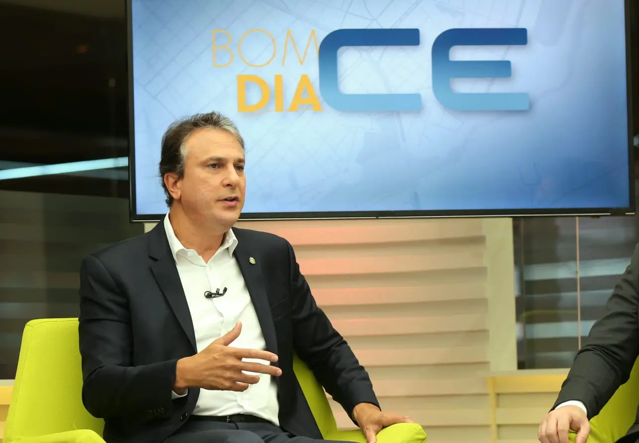 Imagem da notícia: Camilo Santana promete concurso para três universidades públicas do Ceará em 2022