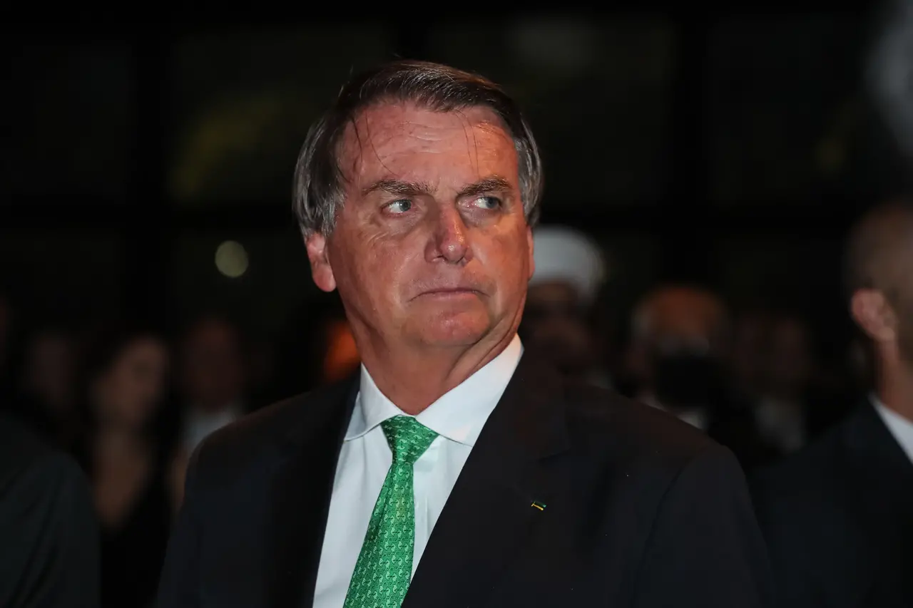 Imagem da notícia: Governo Bolsonaro é reprovado por 53% dos brasileiros, aponta Datafolha