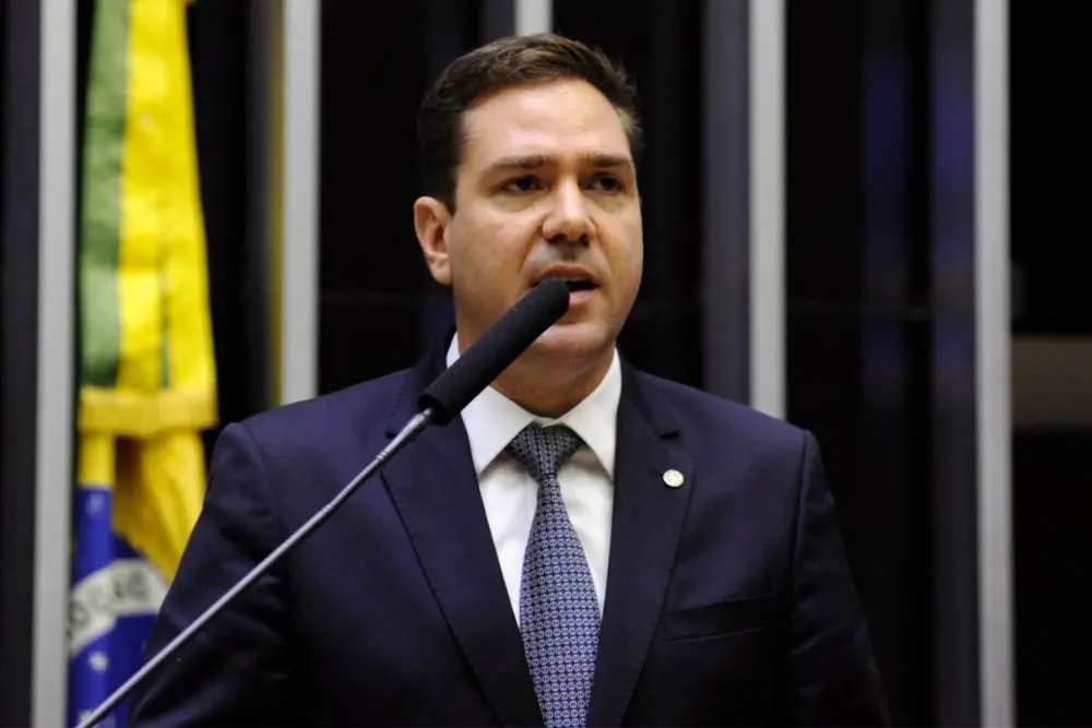Imagem da notícia: Com relatoria de cearense, projeto que evita prejuízo mensal de R$ 50 milhões ao Estado é aprovado
