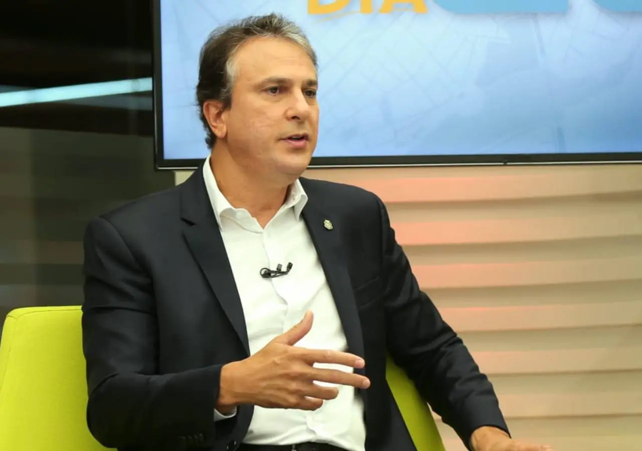 Imagem da notícia: Camilo anuncia reajuste acima da inflação para os servidores do Estado; veja índice