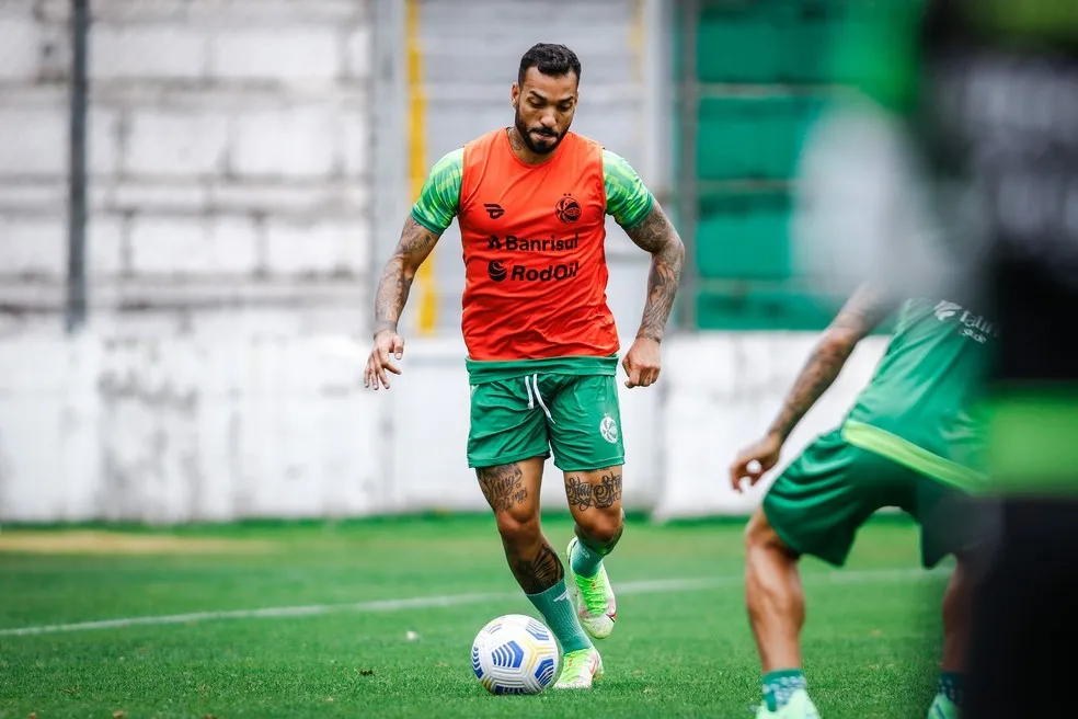 Michel Macedo defendeu o Juventude em 2021 e foi titular no Brasileirão