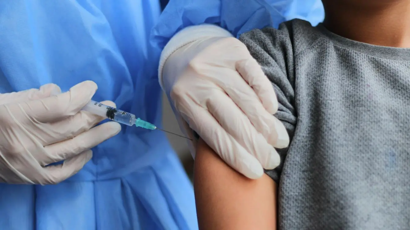 Imagem da notícia: Secretários de Saúde decidem que não vão exigir prescrição para vacinar crianças contra Covid-19