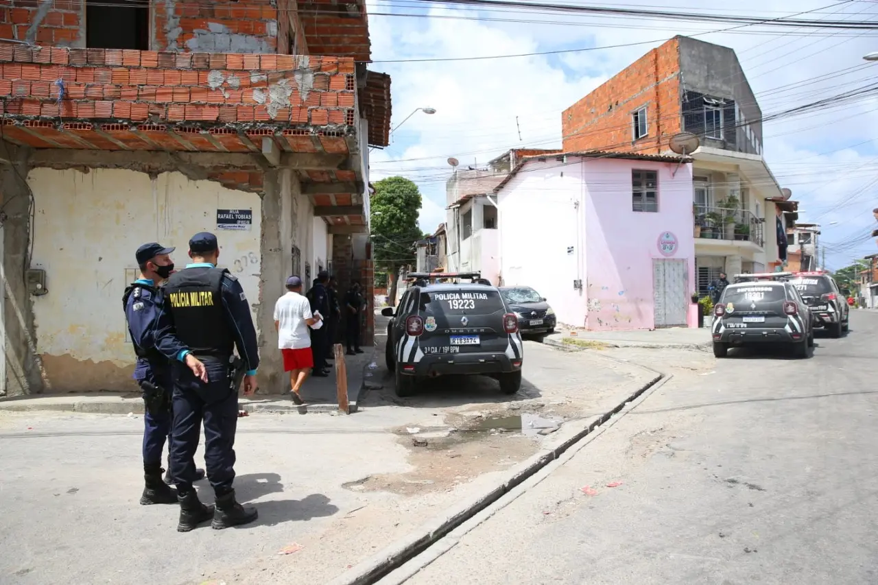 Imagem da notícia: Dez suspeitos de envolvimento na Chacina da Sapiranga, em Fortaleza, são capturados