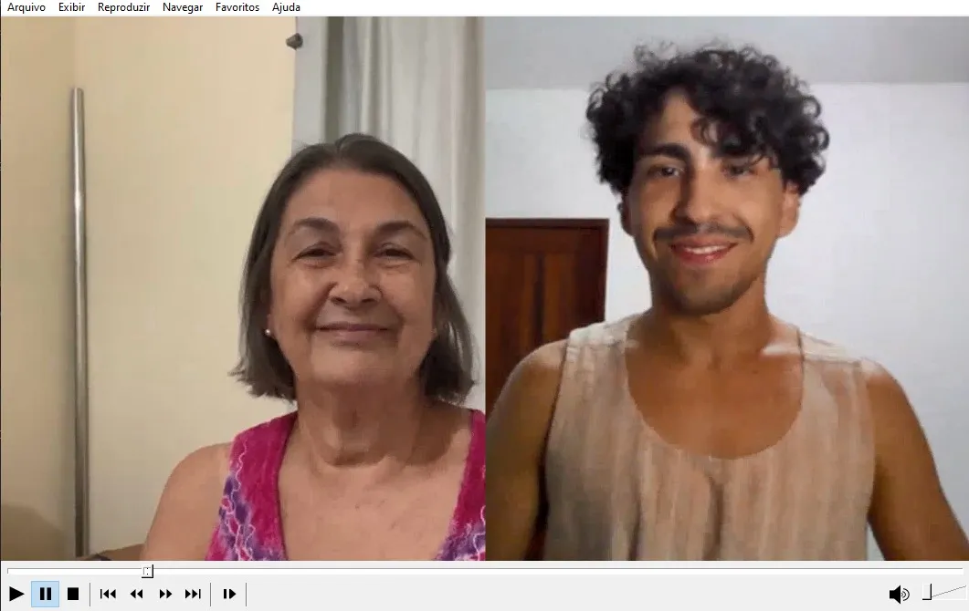 Plínio faz aulas virtuais de canto com a preparadora vocal Cristina Passos
