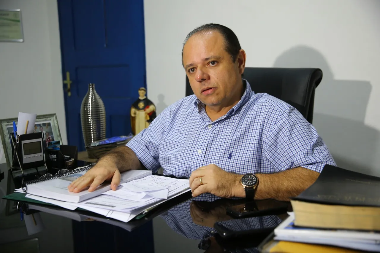 Cláudio Pinho, titular da pasta de Direitos Humanos, tinha como certo o plano de concorrer a uma vaga na Assembleia Legislativa