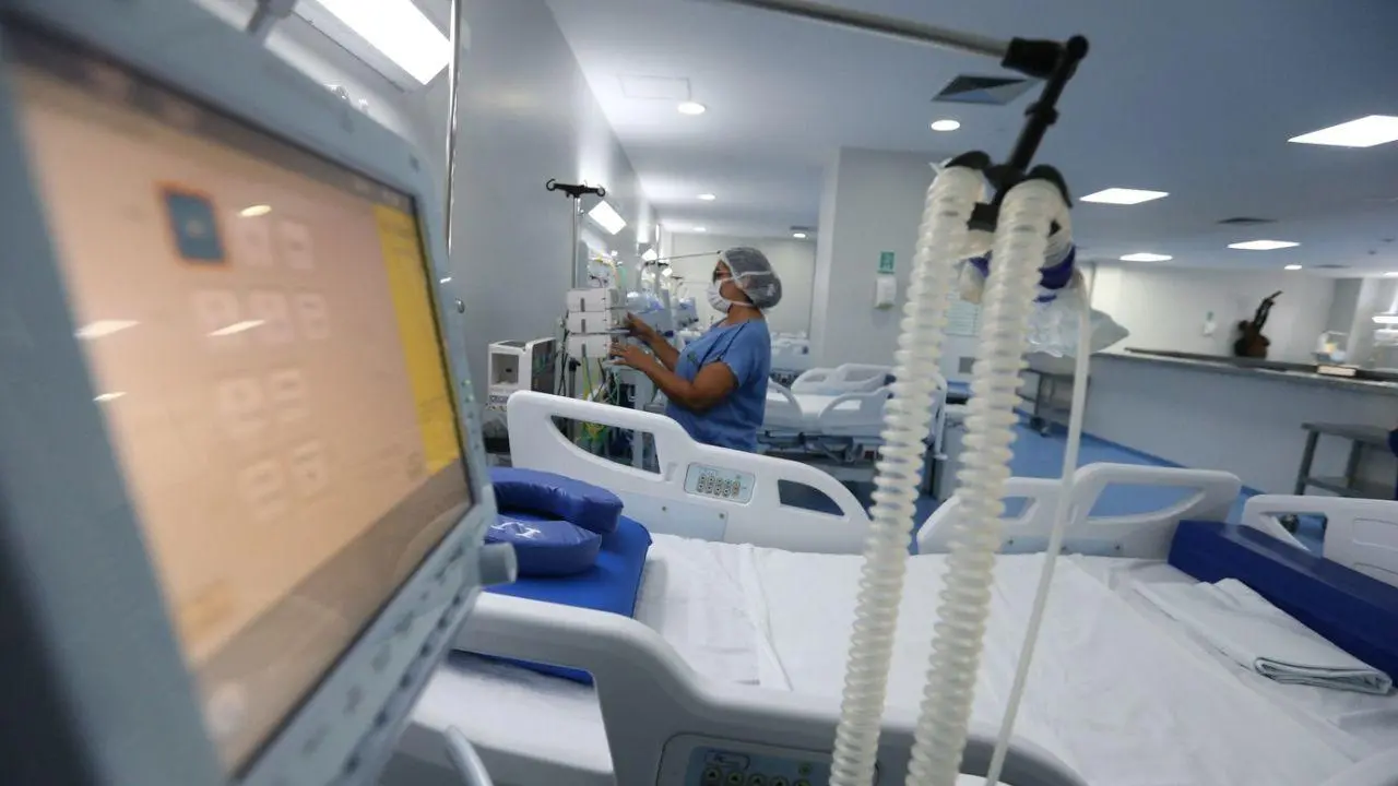 Imagem da notícia: Rede hospitalar no Ceará será readequada após aumento de casos de síndromes gripais, anuncia Sesa