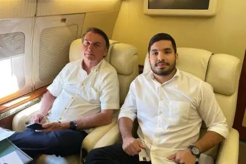 Imagem da notícia: André Fernandes se filia ao PL e aumenta pressão sobre mudanças na cúpula do partido no Ceará