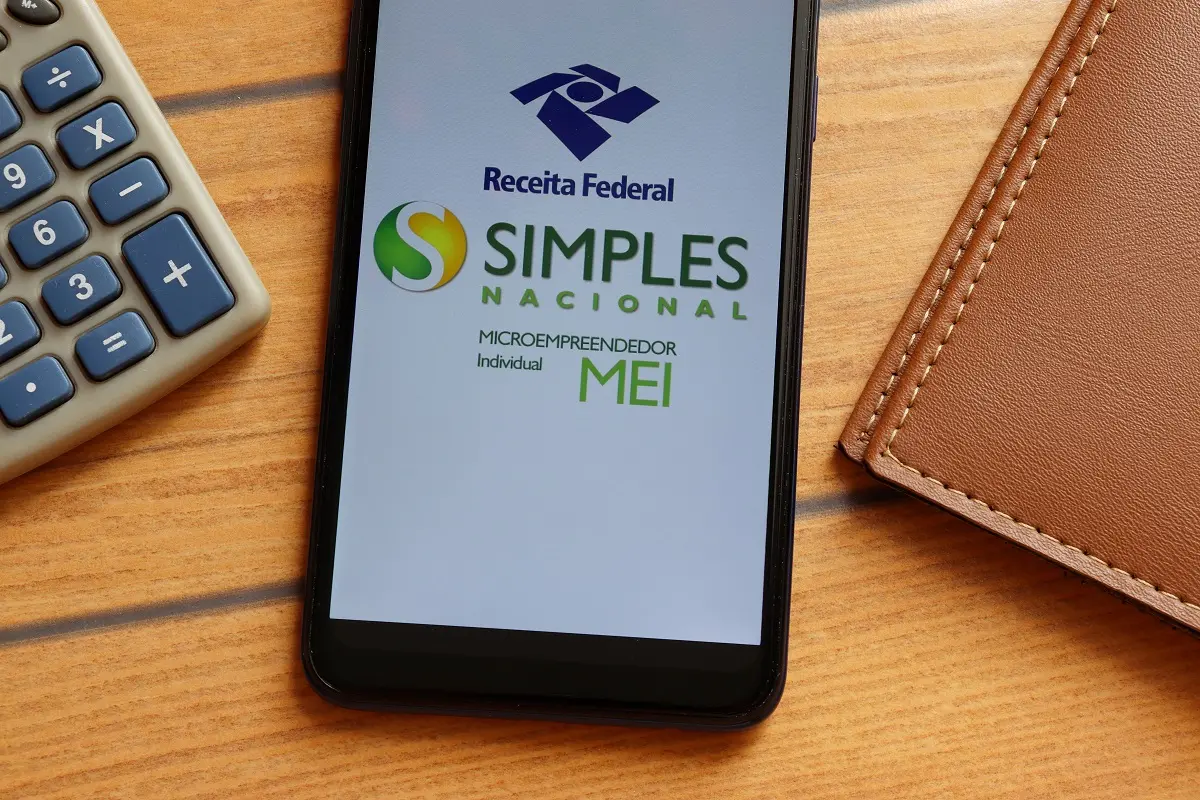 Imagem da notícia: Governo Federal anuncia medidas para regularizar dívidas de empresas do Simples Nacional