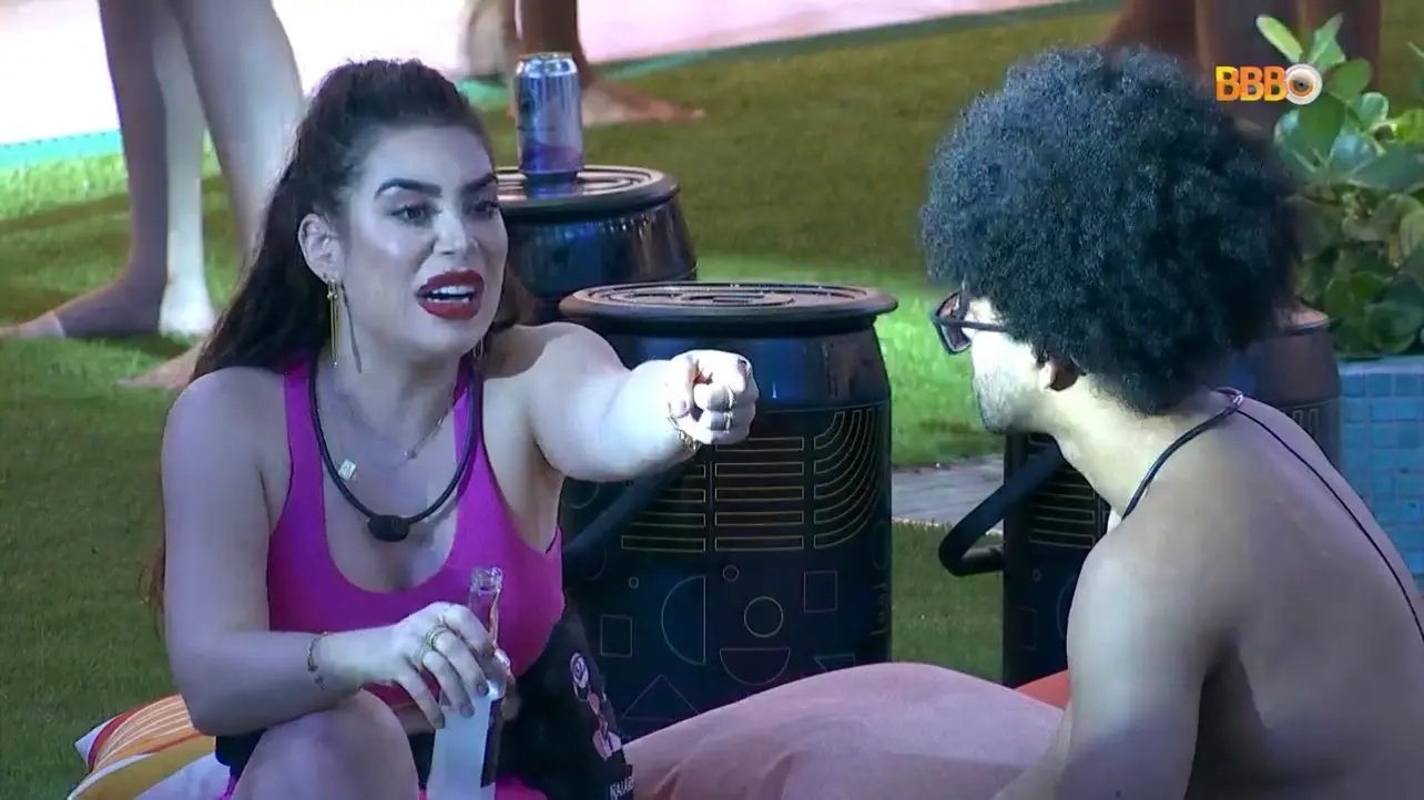 Imagem da notícia: Naiara Azevedo desagrada público e participantes do BBB 22 em estreia