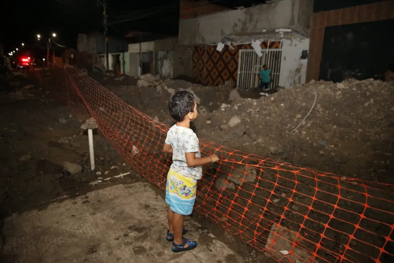 Rua após explosão