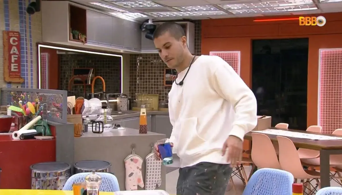 Imagem da notícia: BBB 22: Arthur Aguiar fala que 'abriu os olhos' para seus comportamentos por causa da filha 