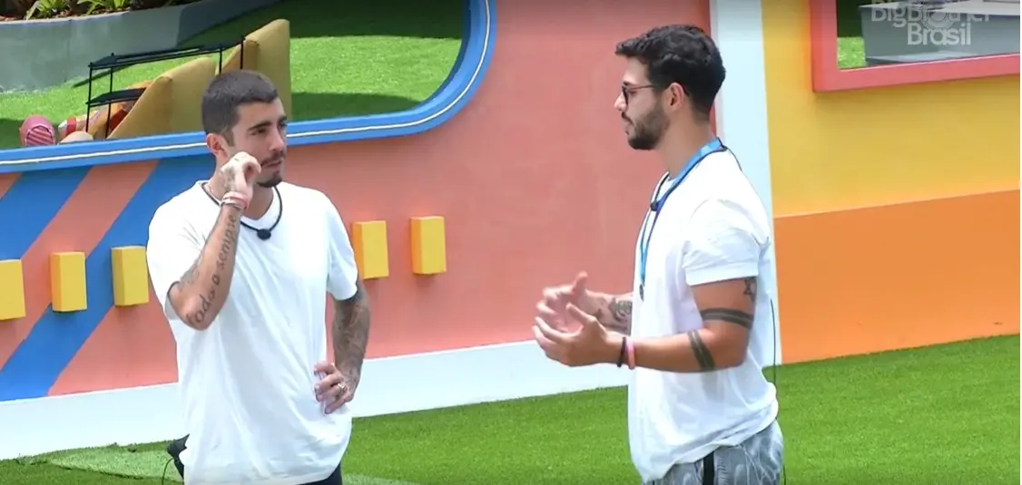 Imagem da notícia: Rodrigo e Scooby observam comportamento de Naiara Azevedo: 'um pouco forçada'